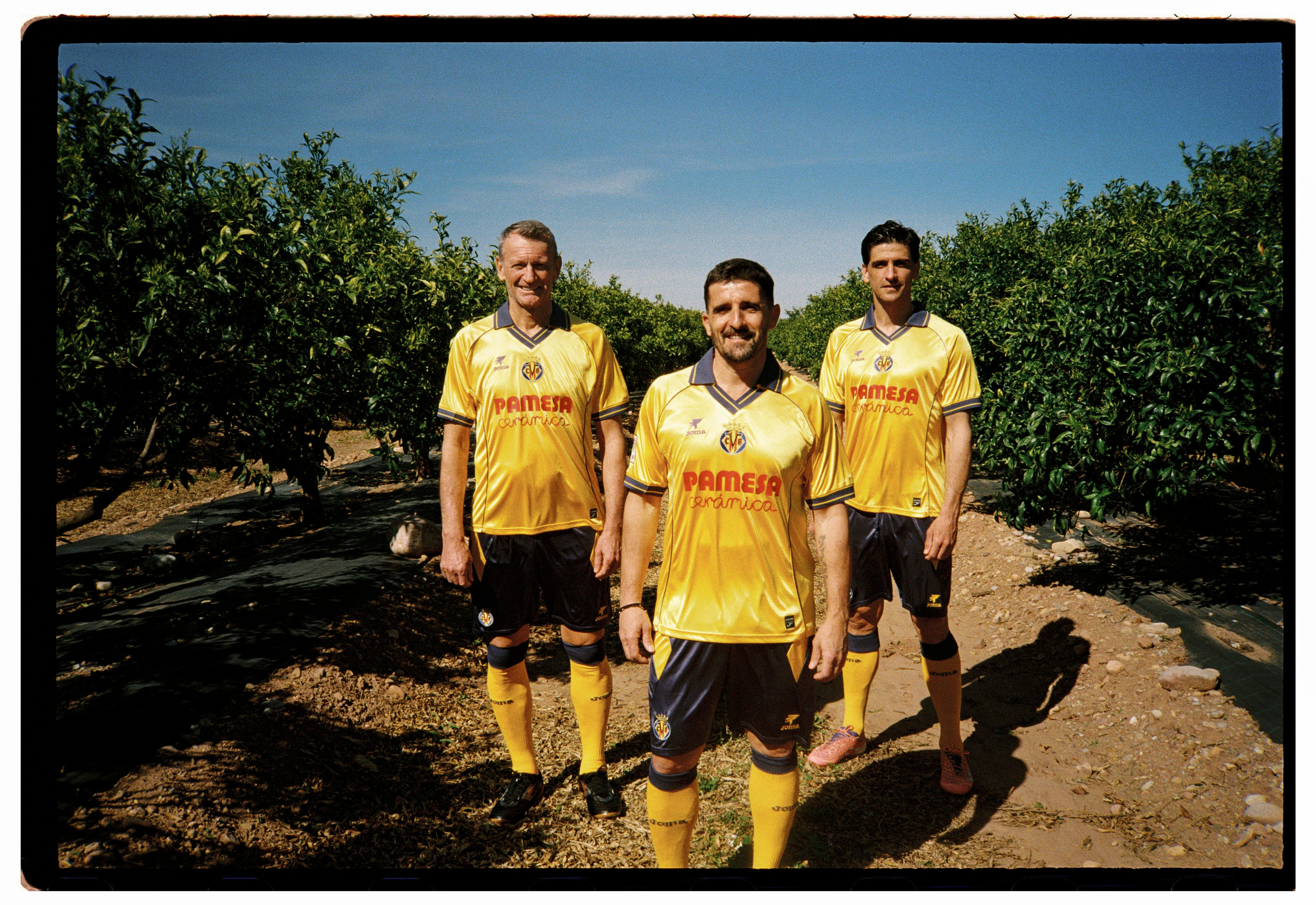 Camiseta Retro 1ª 90s - Image 18