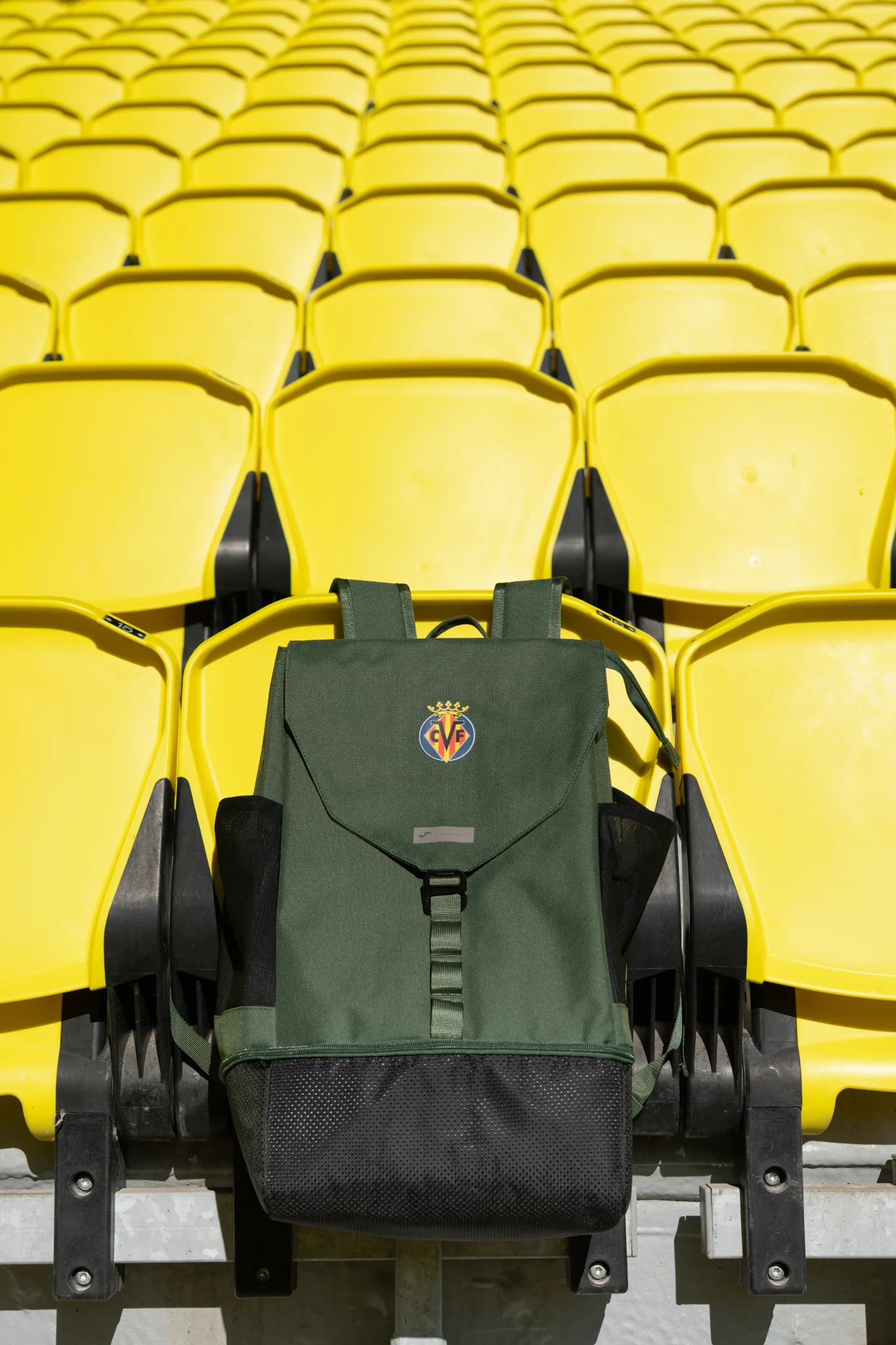 Mochila con Solapa Villarreal CF - Image 5